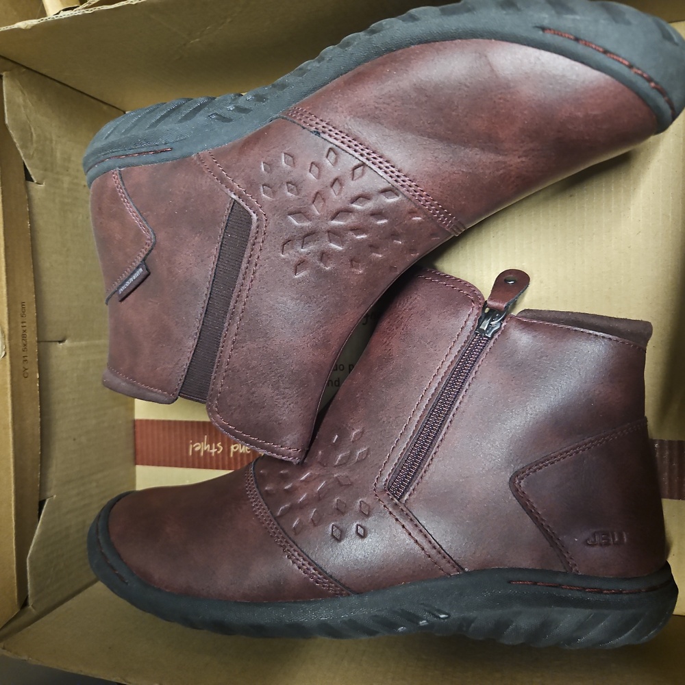 JBU Jambu boots water resistant vegan leather velvet lined wine red